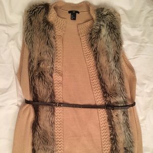 Size L H&M Faux Fur Vest with Original Belt